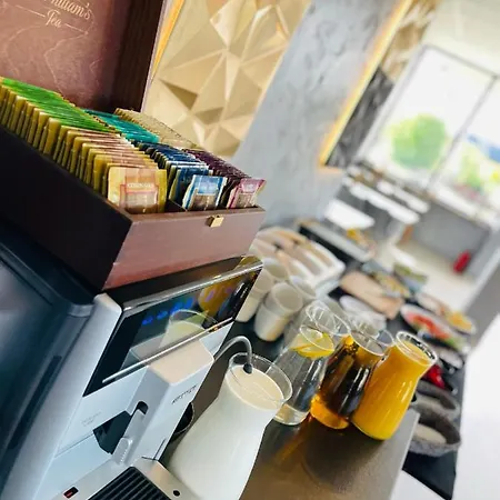 Kalimera 18 By Housine Zator